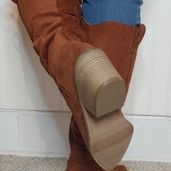 Women's Lainee Heeled Scrunch Fashion Boots Universal Thread brown/barb - Picture 16 of 16